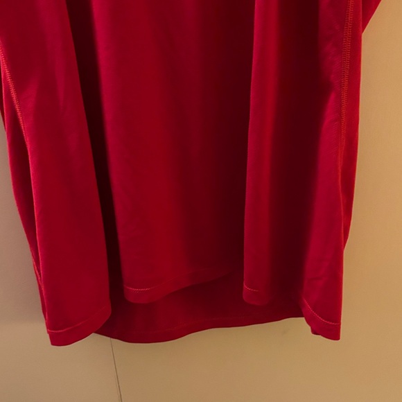 The North Face Women's Flashdry Red Short Sleeve Performance Tee XL - Picture 6 of 9